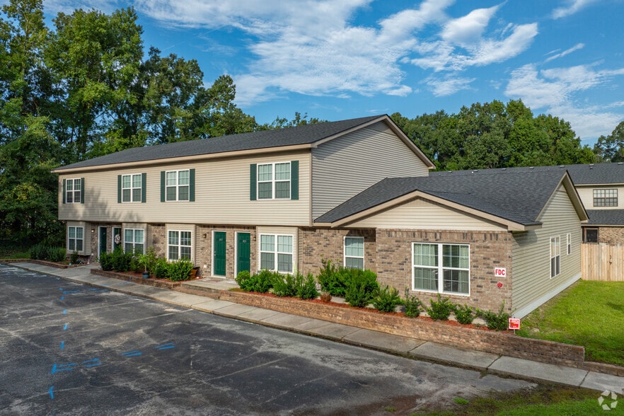 Primary Photo - Castlewood Townhouses