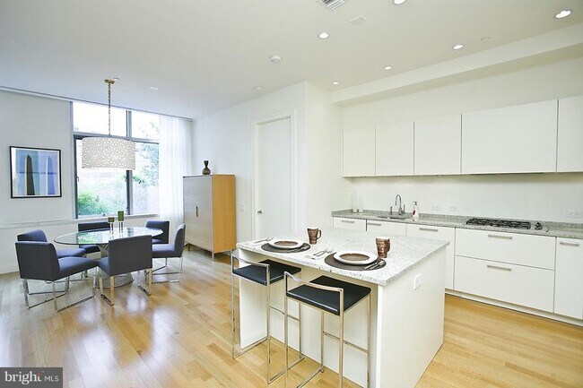 Building Photo - 1177 22nd St NW