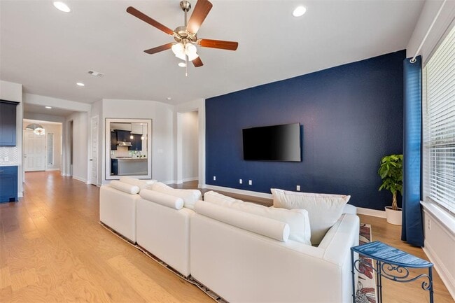 Building Photo - 686 Treadwell Ln