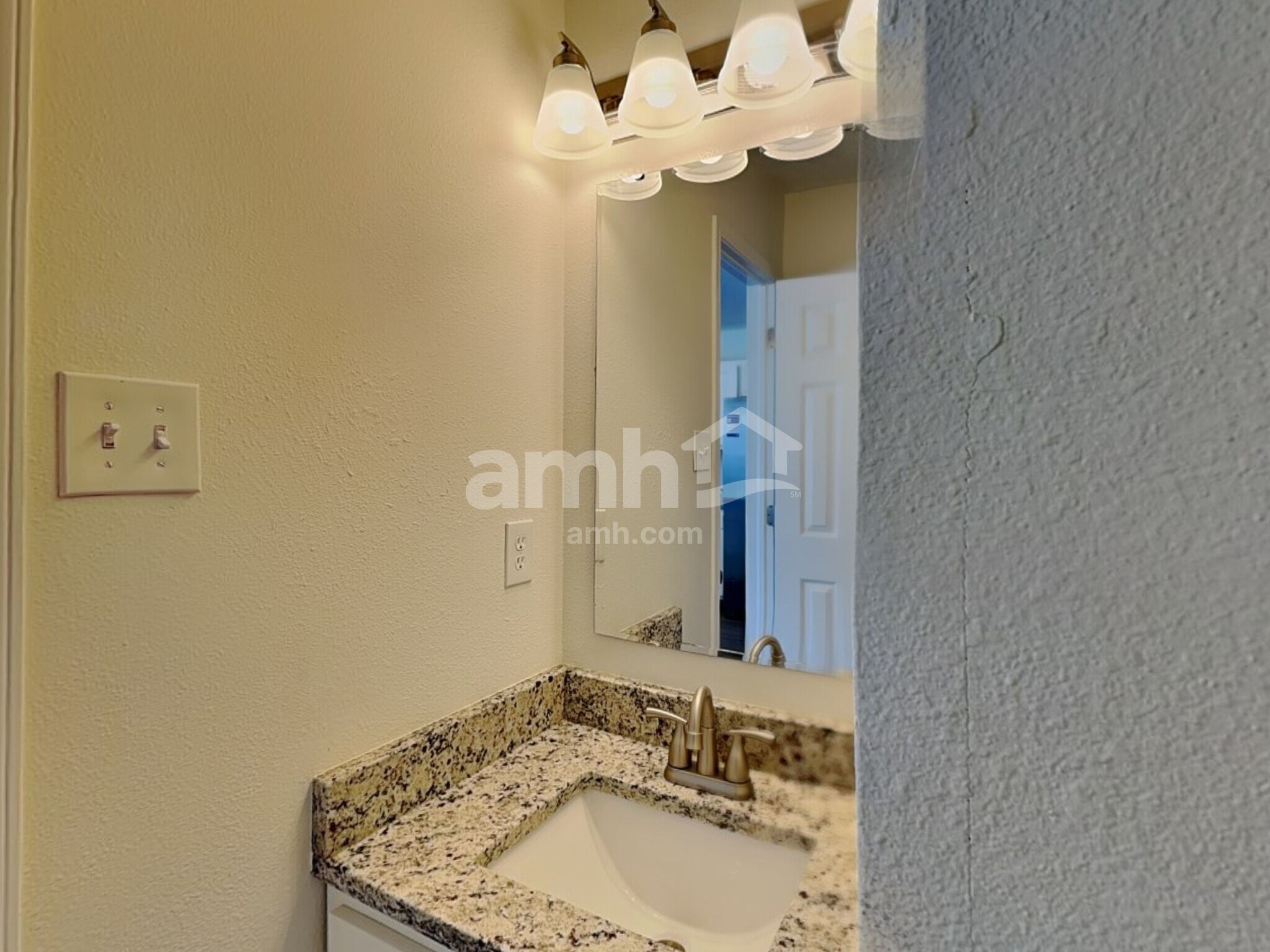 Building Photo - 10275 Holly Berry Cir