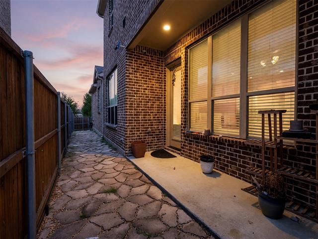 Building Photo - 4248 Del Rey Ave