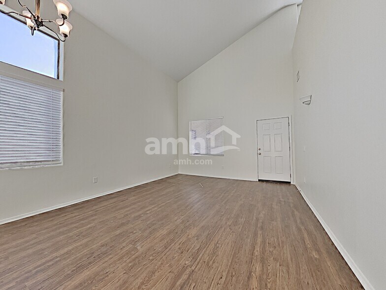 Building Photo - 11062 W Willow Field Dr