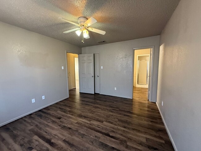 Building Photo - NorthWest Duplex