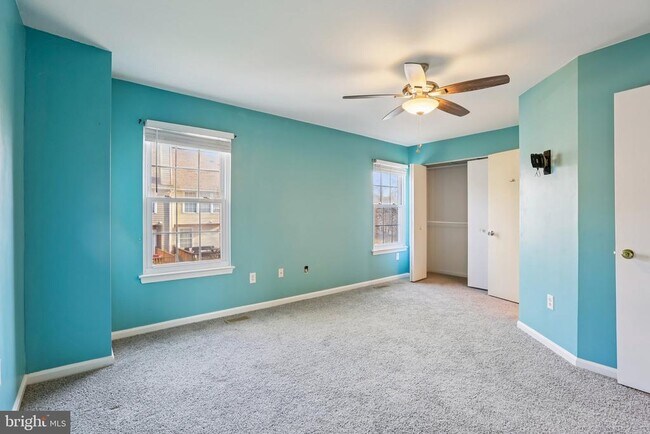 Building Photo - 1305 Riverwood Way