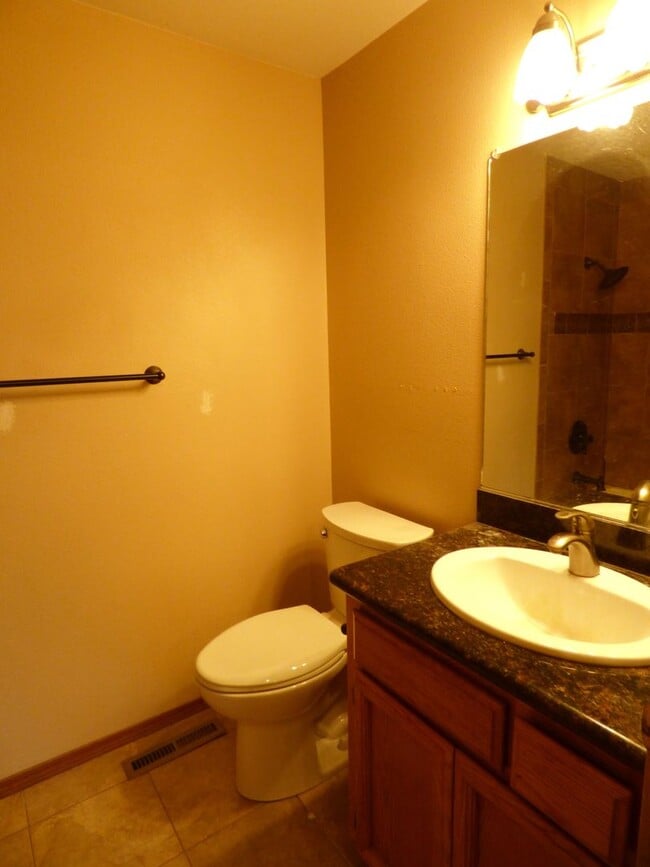Building Photo - 3 bed Single level home in a Cul-De-Sac