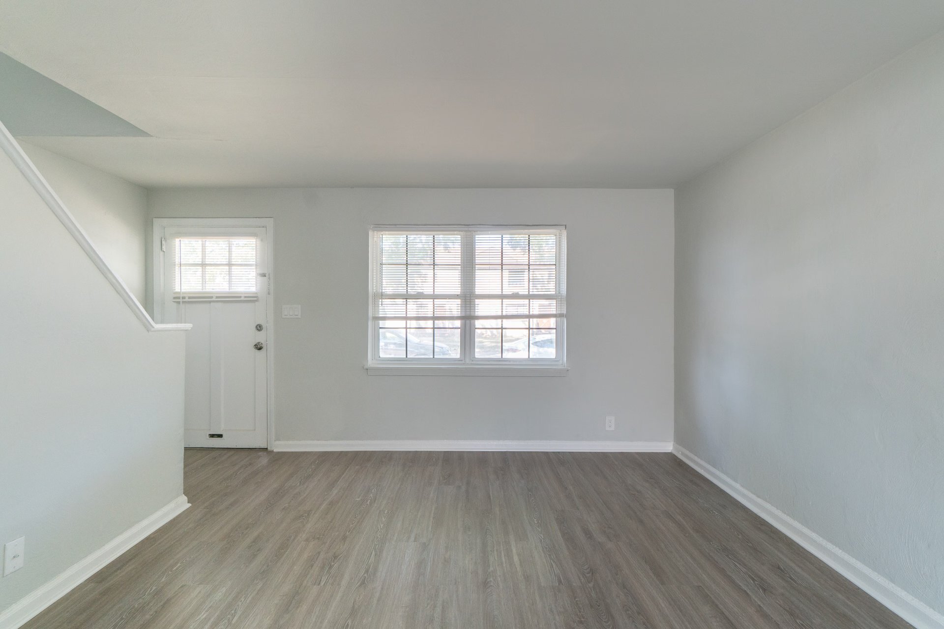 Building Photo - 225 W 4th St