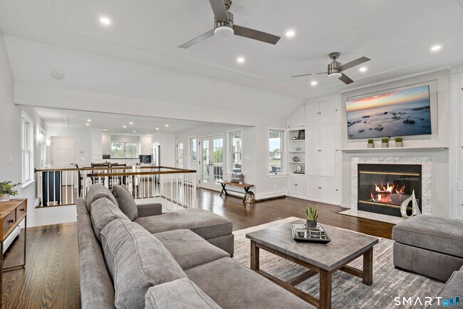 Building Photo - 1016 Fairfield Beach Rd