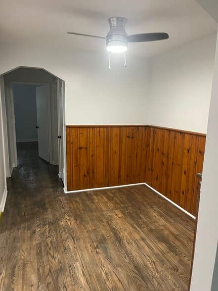Building Photo - 4430 Ridgeview Ave