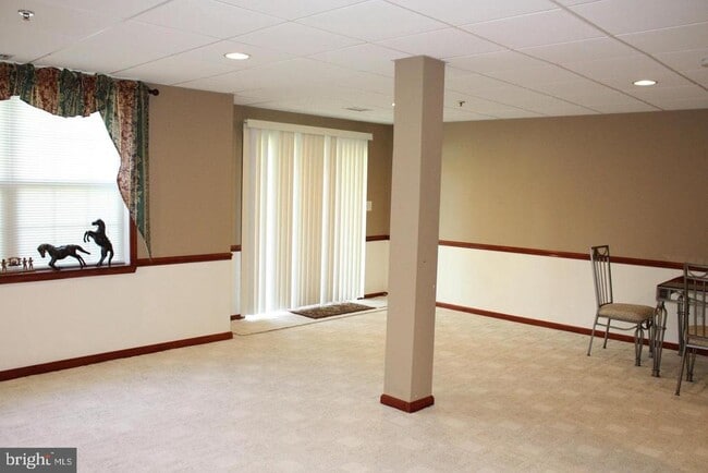 Building Photo - 183 Mountain View Dr