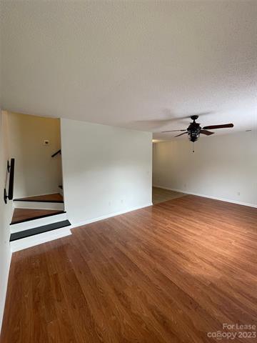 Building Photo - 609 Piper Ct