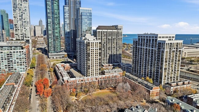 Building Photo - 1322 S Prairie Ave