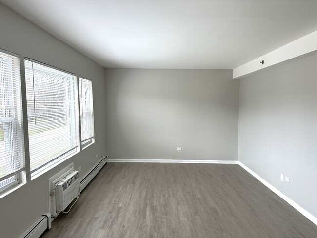 Building Photo - 8635 84th Ct