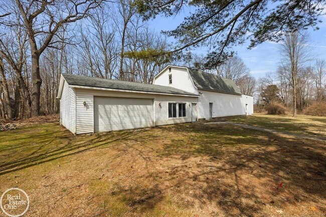 Building Photo - 1765 E Predmore Rd