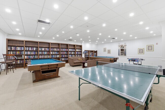 Building Photo - 2121 N Ocean Blvd