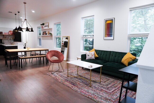 Living space and dining area - 1836 E Crockett St