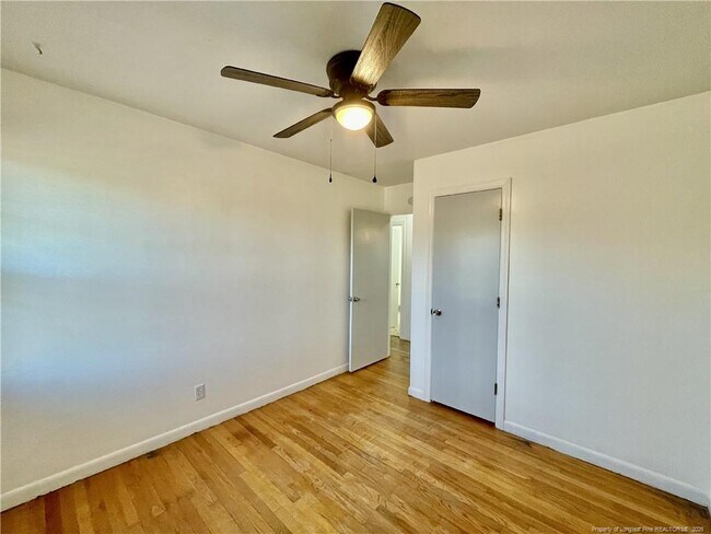 Building Photo - 3522 Thomas Dr