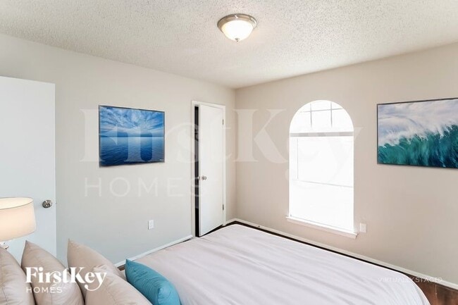 Building Photo - 616 Pinto Ln