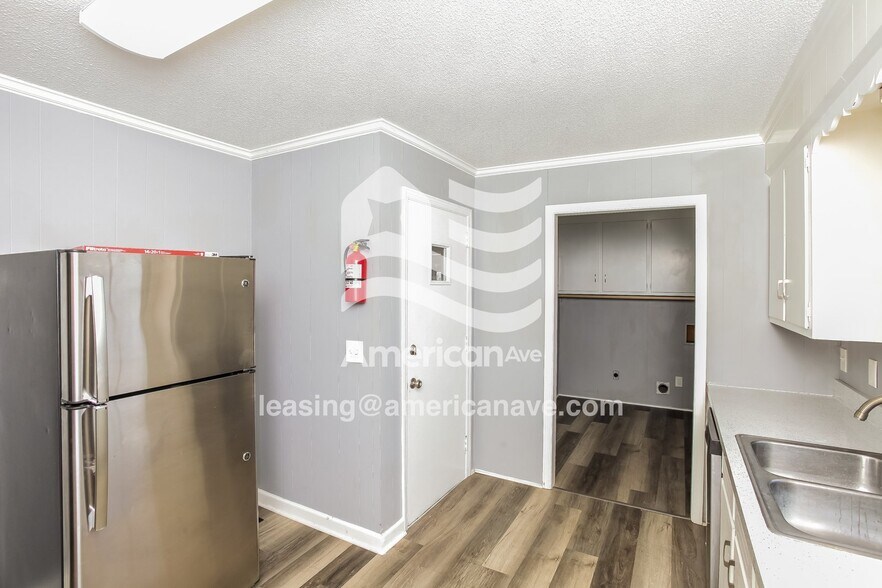 Building Photo - 1963 Blue Ridge Terrace