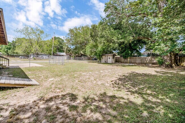 Building Photo - Charming 4 Bedroom Pensacola Rental in a Convenient Location!