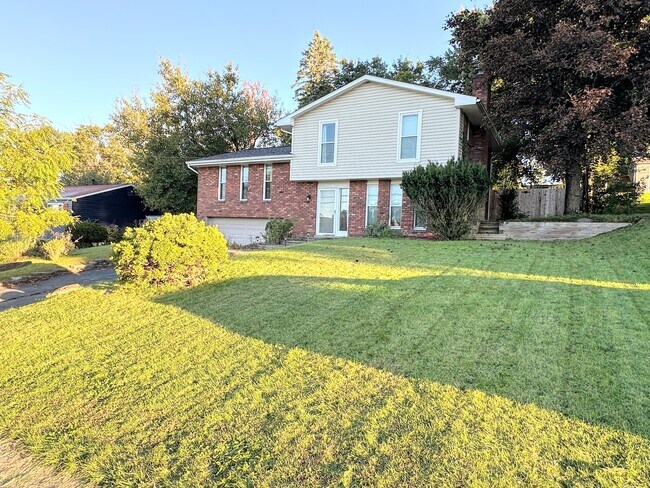 Building Photo - 238 Mohican Ave