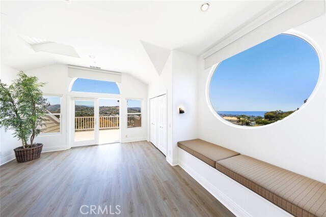 Building Photo - 12 San Remo