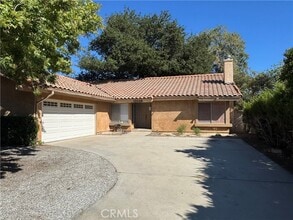 Building Photo - 10038 Independence Ave