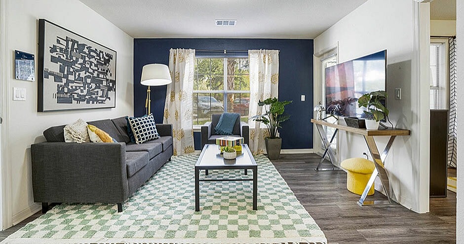 Model-Living-Room-01-On20-Gainesville-FL-6 - On20 Apartments