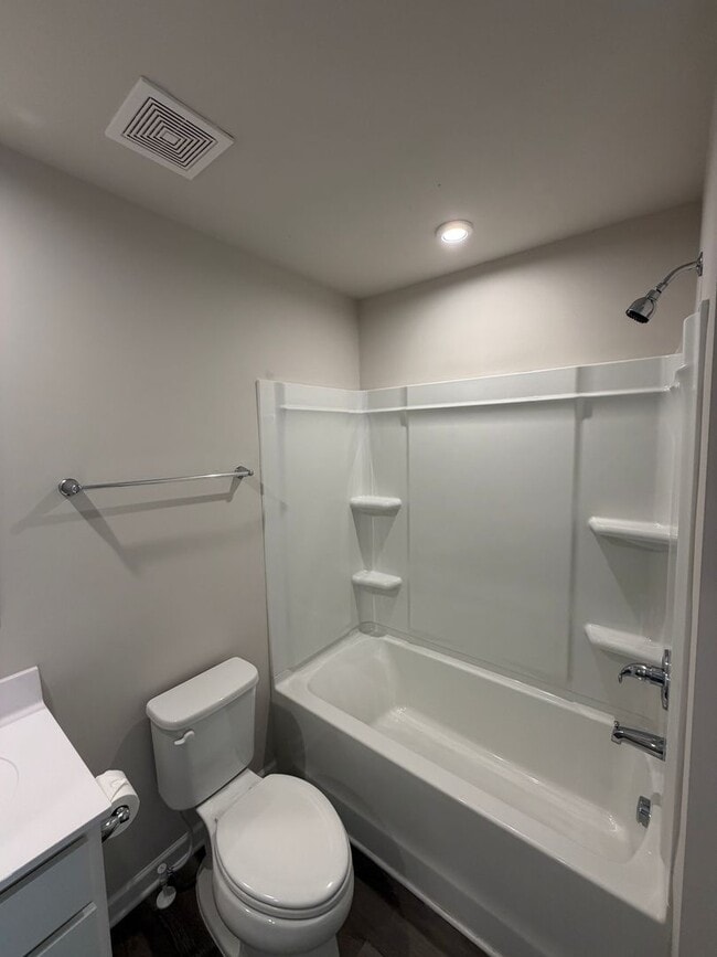 Building Photo - Thornton Grove Townhome