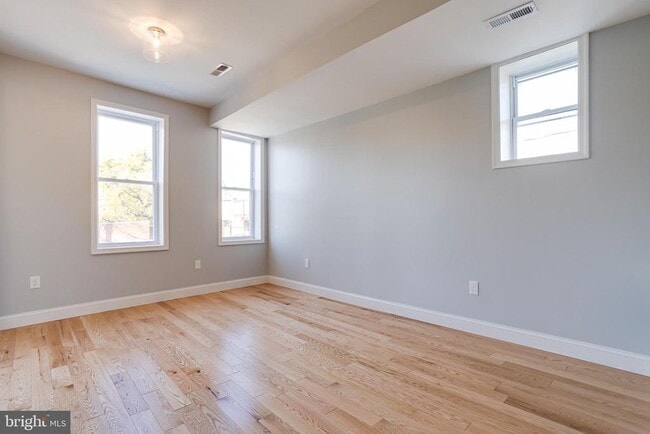Building Photo - 2323 Whittier Ave
