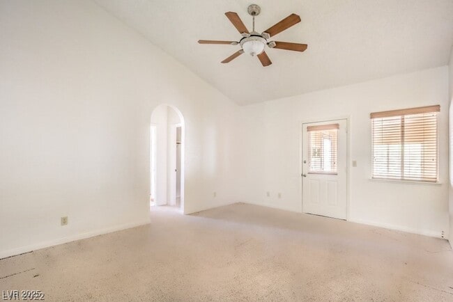 Building Photo - Gated Community, 1-Story, 3 Bedrooms Home ...