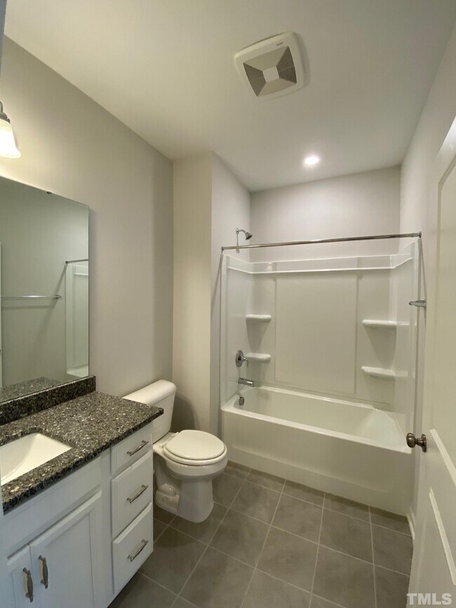 Building Photo - 1046 Commack Dr