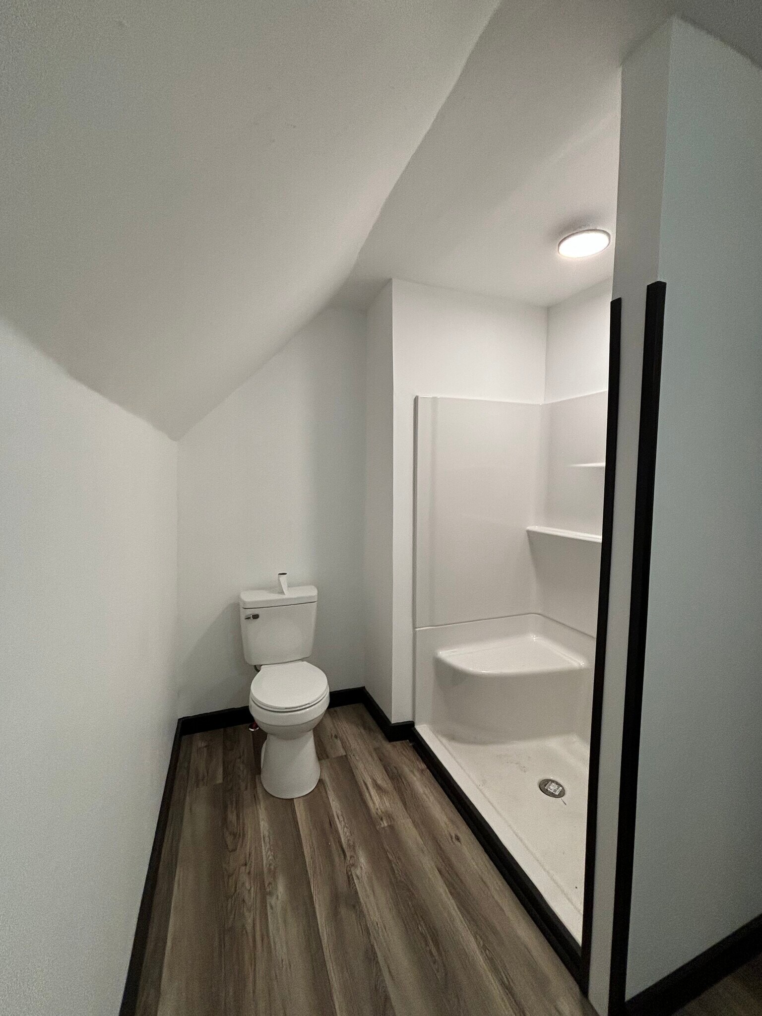 Building Photo - 1841 1/2 Highland Ave