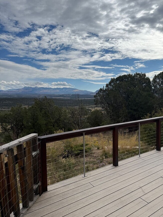 Building Photo - Charming Southwestern Stucco Home