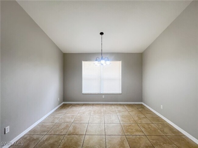 Building Photo - 731 Da Vinci Ave S