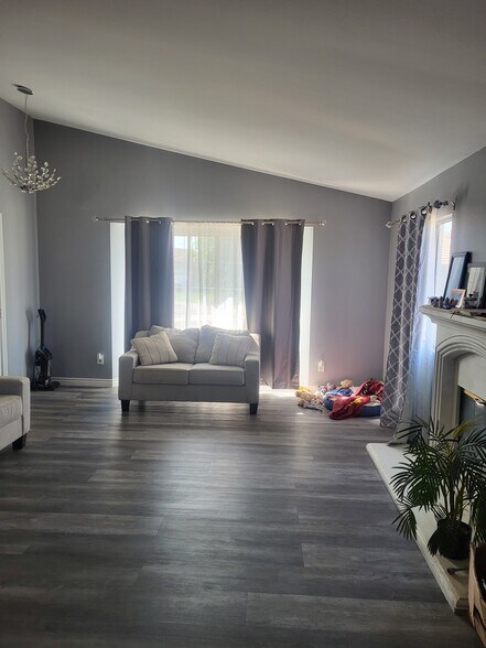 Building Photo - 8285 Cashmere Ct