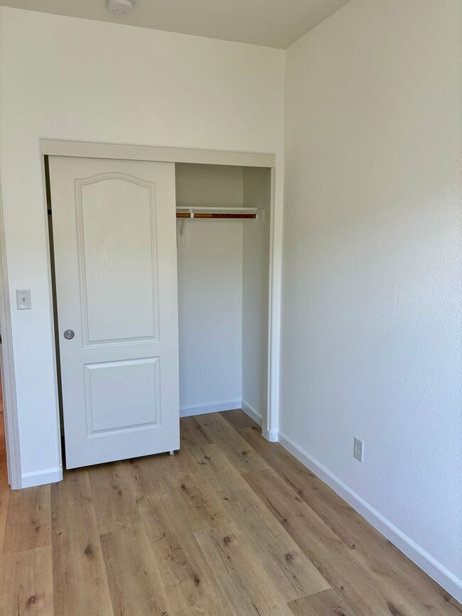 Building Photo - Fabulous San Ramon Condo- Near Bishop Ranc...