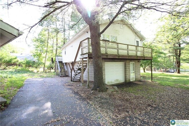 Building Photo - 331 Valley View Dr