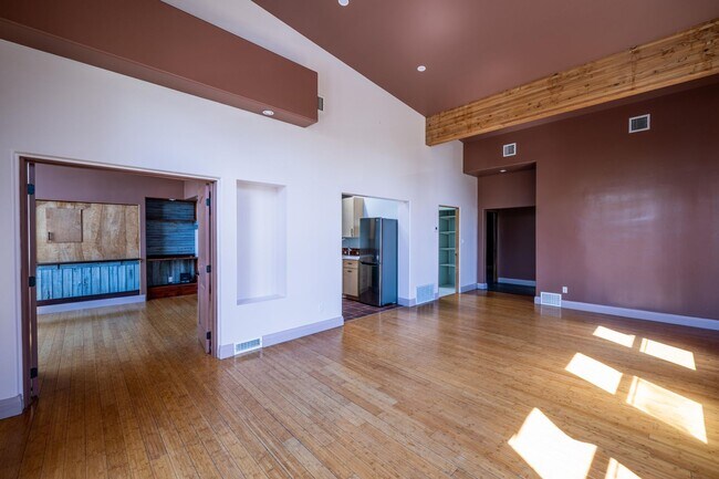 Building Photo - 3600 Cerrillos Rd