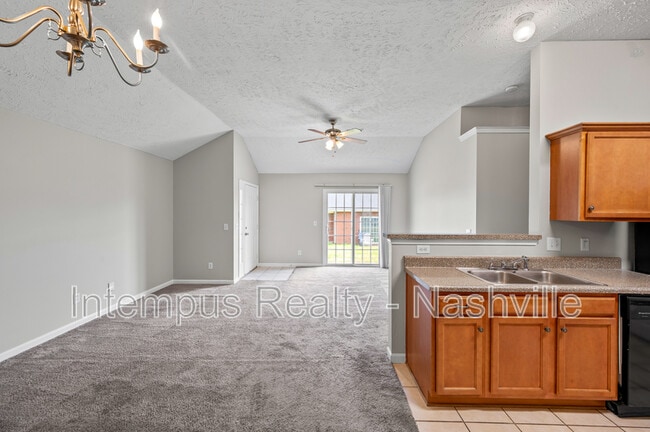 Building Photo - 553 Rose Cottage Cir