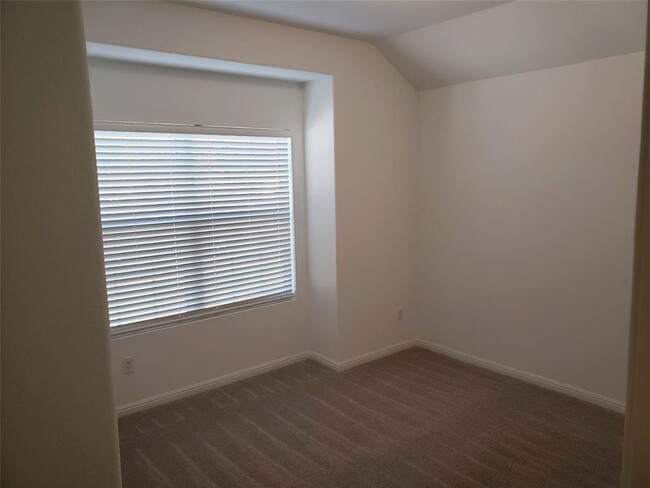 Building Photo - 2629 Bantry Rd