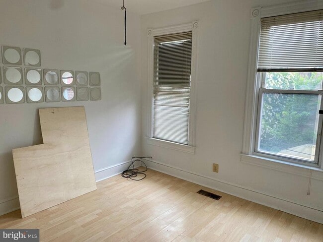 Building Photo - 1642 6th St NW