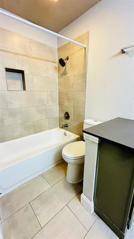 Building Photo - 813 Sandhurst Dr