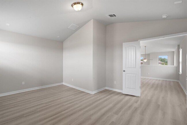 Building Photo - 1509 Everts St
