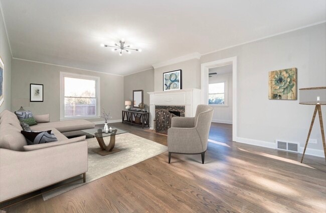 Building Photo - 6601 N Sioux Ave