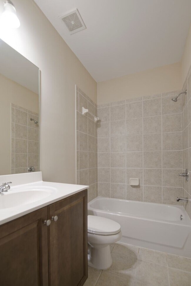 Building Photo - 2665 Rivers Edge Dr NE