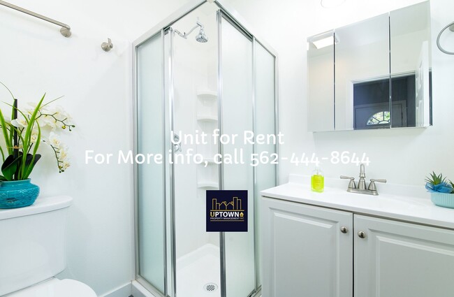 Building Photo - House - 2 Bedrooms / 1 Bathroom / Whittier