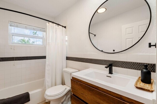 Building Photo - 3672 NW 17th Terrace