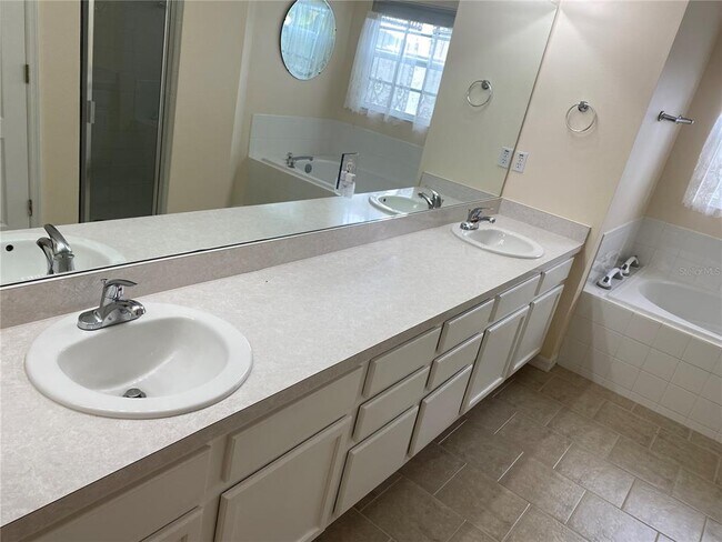 Building Photo - 10422 Moshie Ln