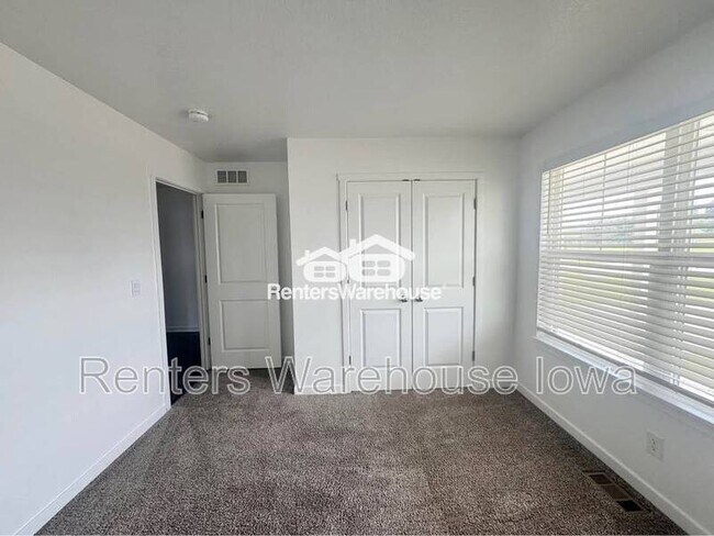 Building Photo - 4195 Cheyenne Ct