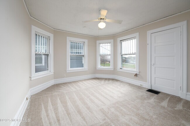 Building Photo - 64 Harding Rd